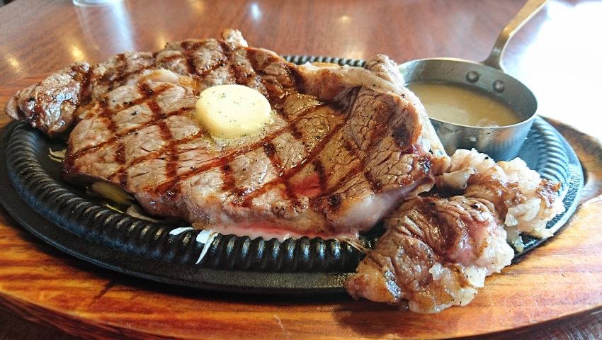 料理が美味しく見える皿の色